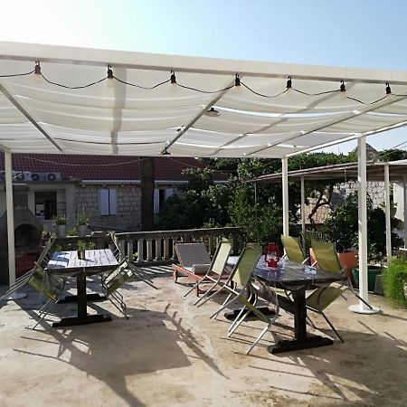 Apartmani Stones Sutivan I Ngoại thất bức ảnh